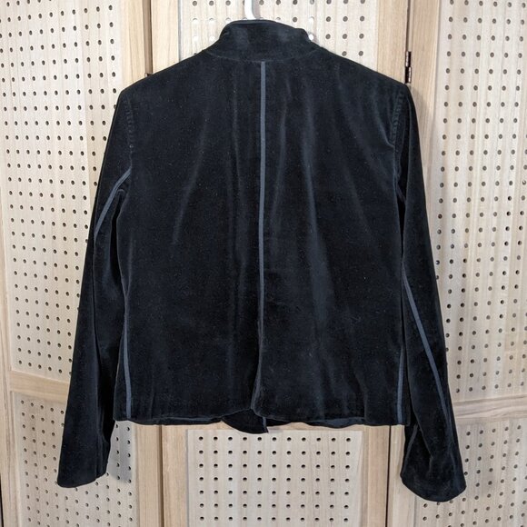 Vintage GAP black velvet blazer, circa 2005, slightly cropped - Picture 3 of 9